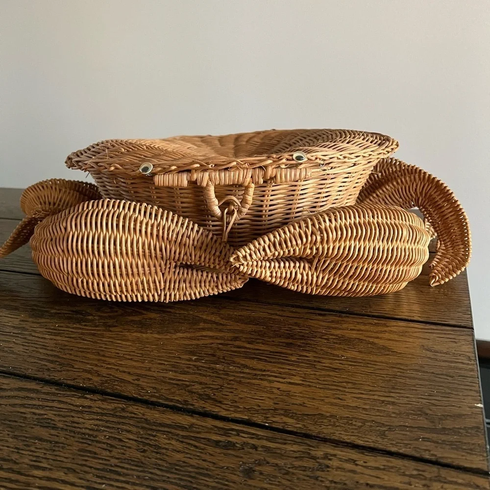 N/A vintage hand